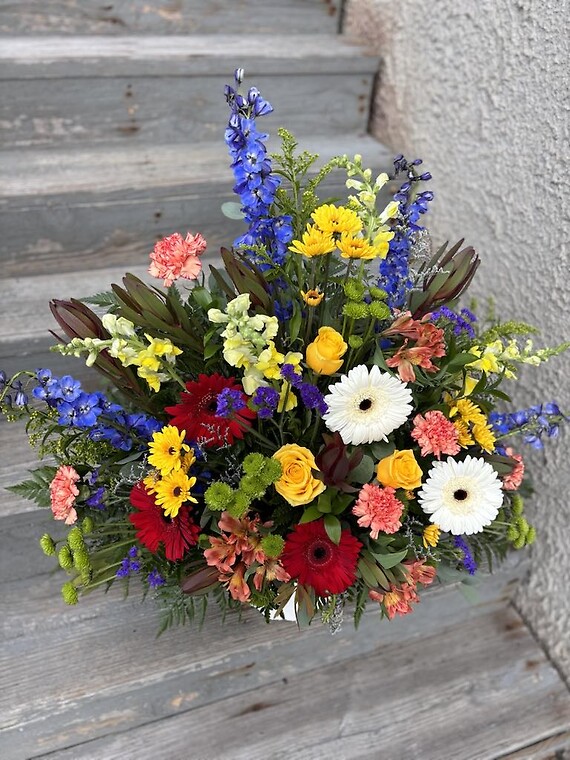 KMD&#039;s Colorful Sympathy Basket